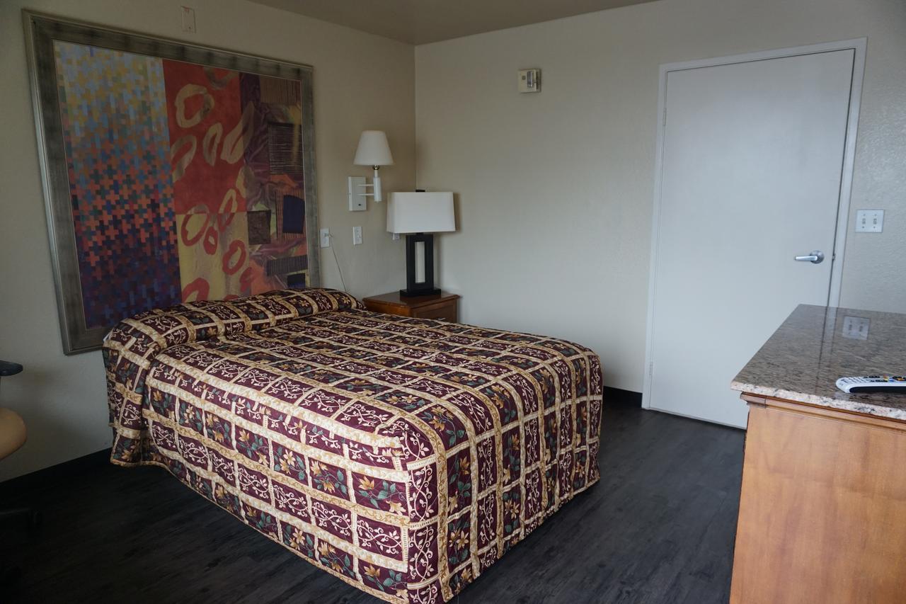 Lodge Econo San Antonio